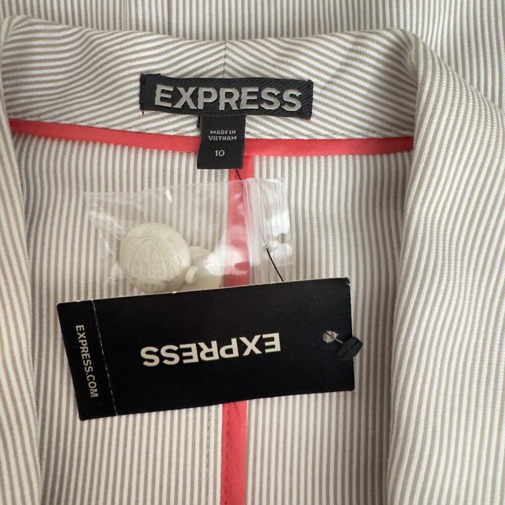 New Express Striped Two Button Blazer Women's Size 10 - Picture 7 of 11